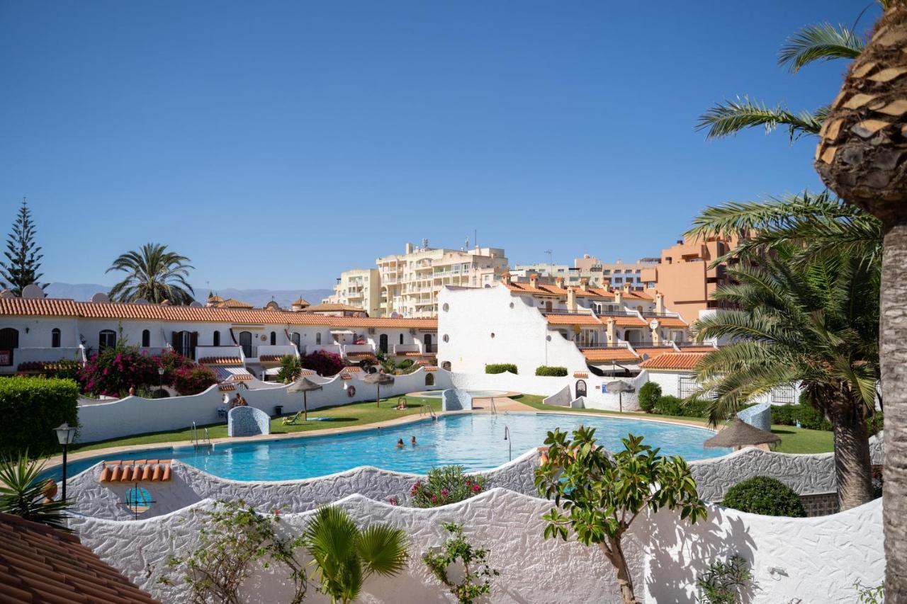 Villa Ohana Roquetas de Mar Bagian luar foto