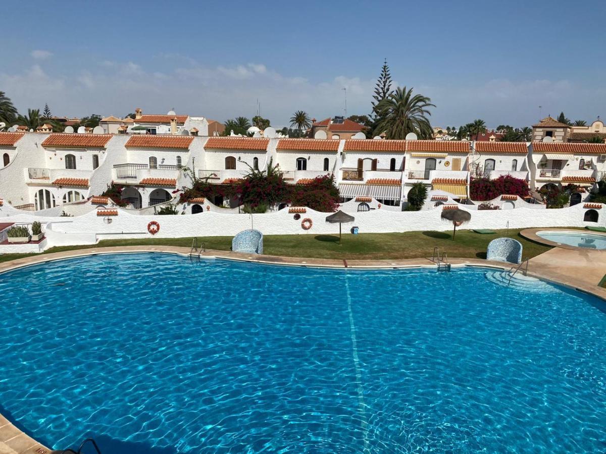 Villa Ohana Roquetas de Mar Bagian luar foto